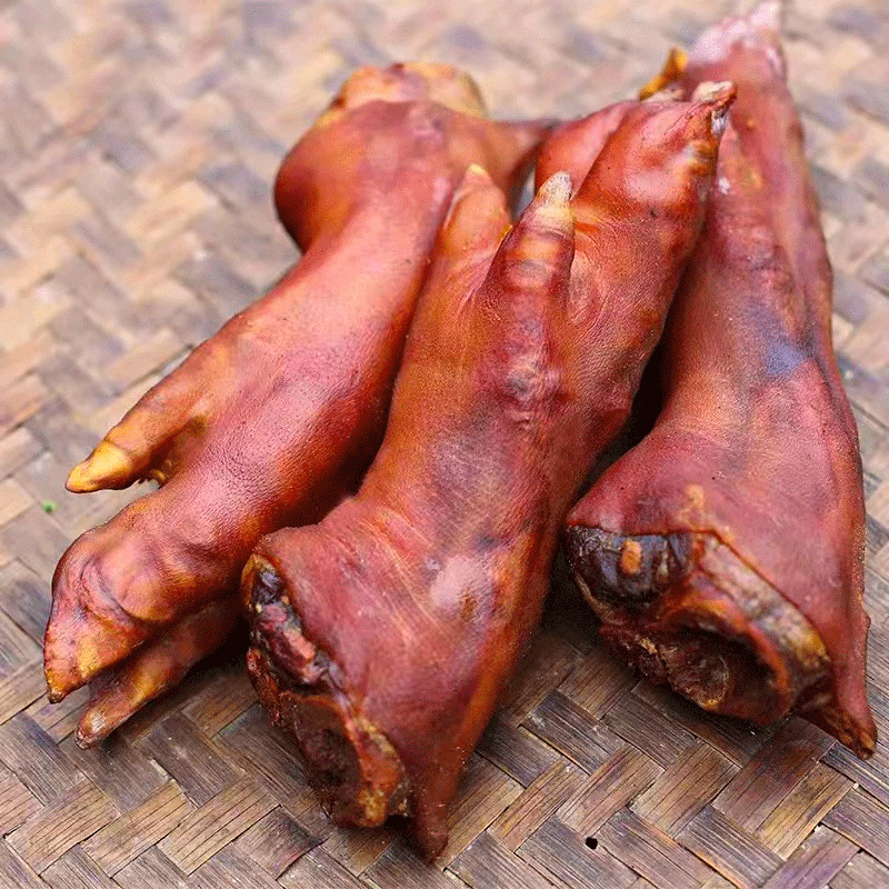 湖北特产传统烟熏腊猪脚烟熏猪蹄 柴火熏制腊味猪脚 餐饮供货批