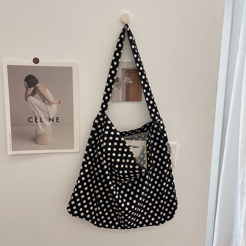 出韩国赫本风经典黑白波点布包包清新单肩大容量手提包休闲购物包