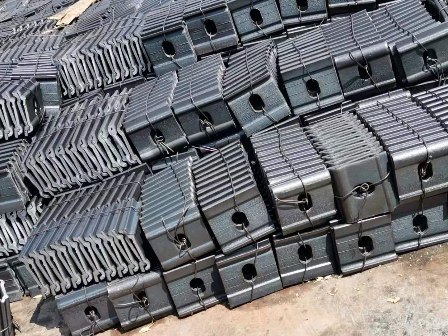 14#中间轨距挡板 50kg/米1435轨距接头挡板扣件