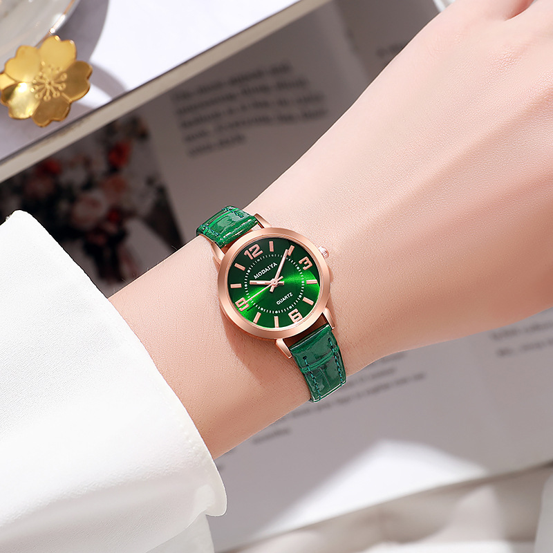 Internet Celebrity Live Broadcast Women's Watch Cross-Border Hot Korean Simple Luminous Fashion Non-Mechanical Women's Small round Watch in Stock