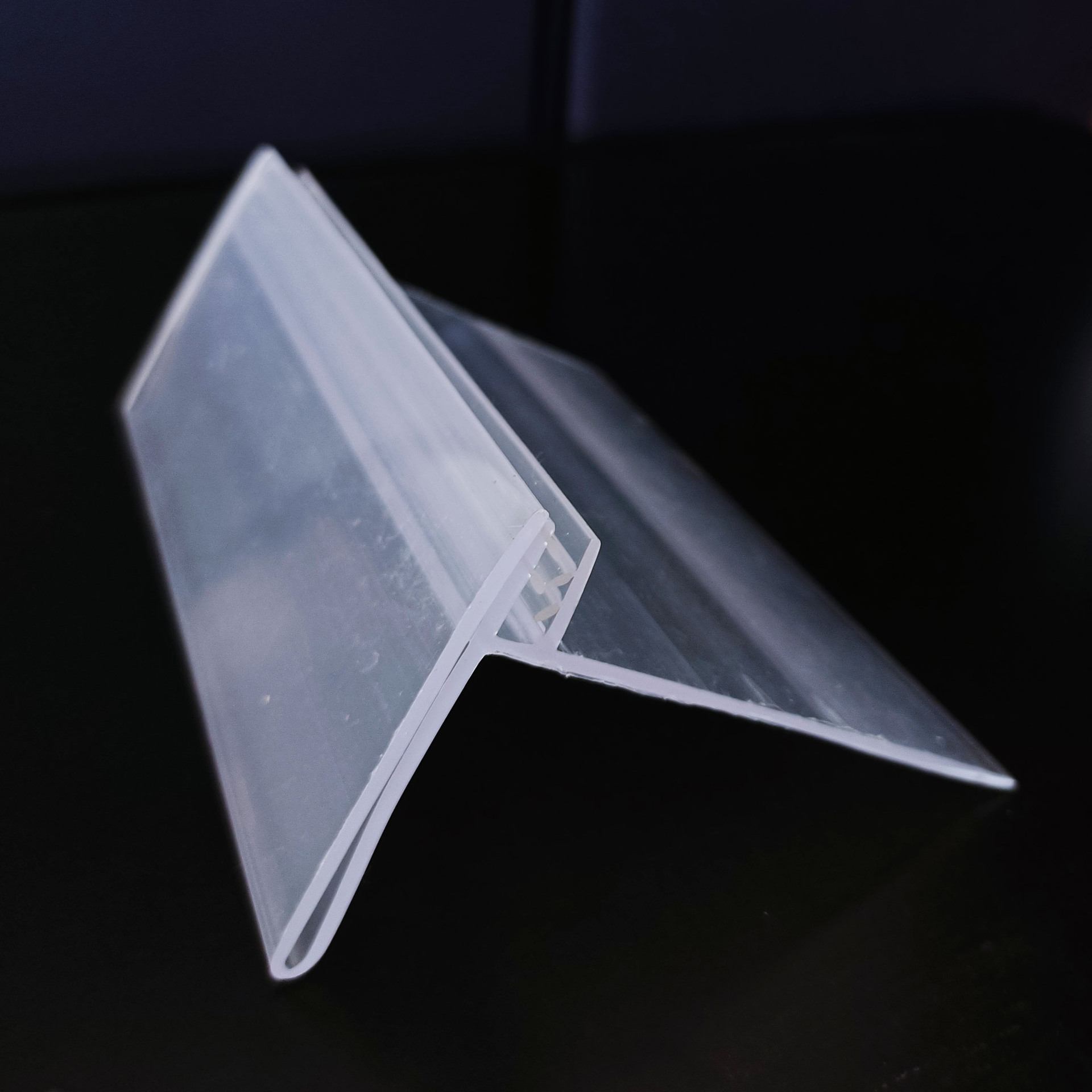 工厂定制软硬共挤型塑胶条货架带软齿夹标签条 透明塑料条可开模