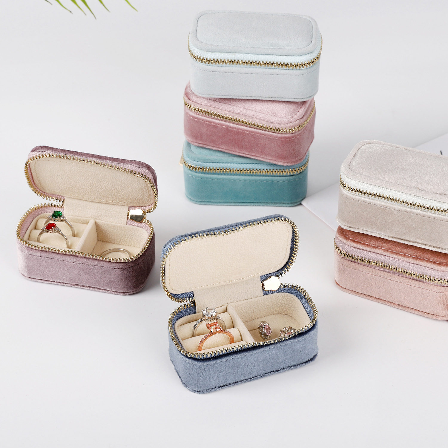 Spot Cross-Border Hot Velvet Mini Jewelry Box Portable Travel Jewelry Storage Box Velvet Creative Ring Box