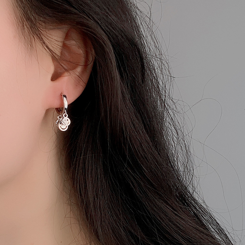 韩国东大门笑脸耳环女2023年新潮冷淡风网红时尚耳钉简约小巧耳扣