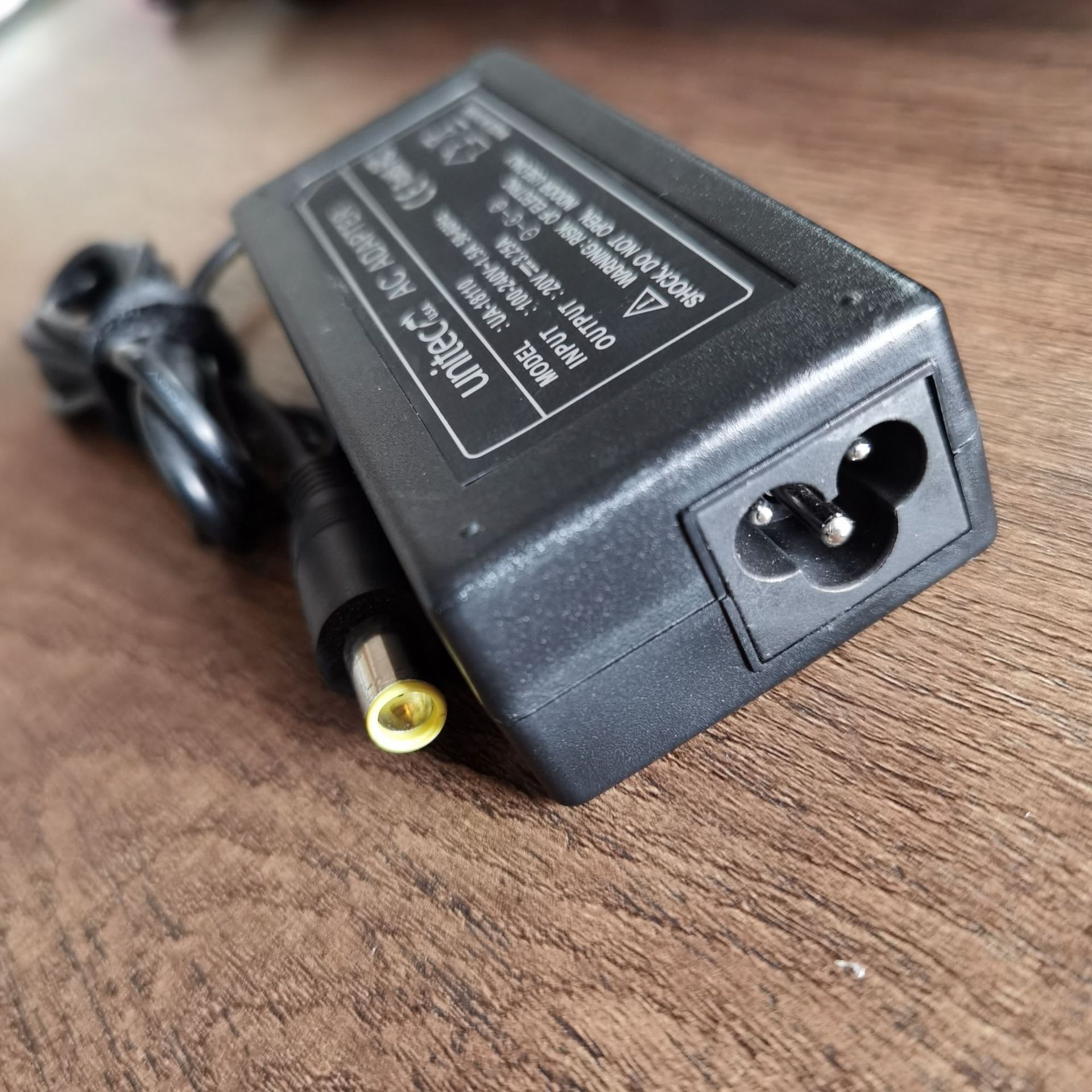 25a 电脑充电器65w大口8.0针