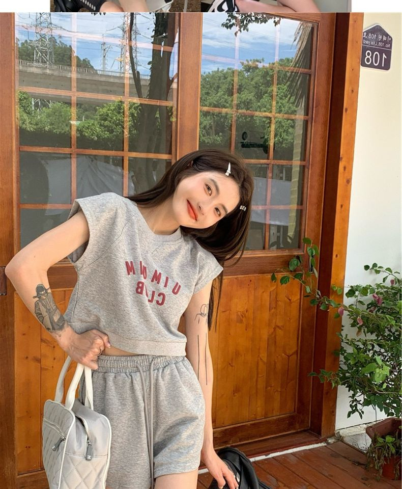 Casual Fashion Set Short Top Women's Summer 2023 New Short-Sleeved T-shirt Sportswear Shorts Two-Piece Set