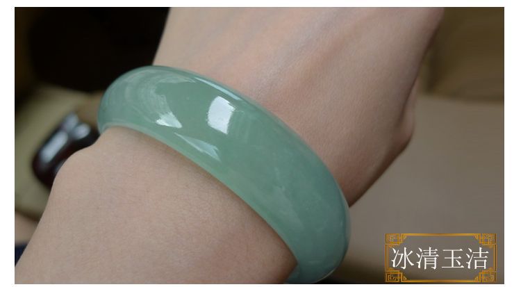 清仓正品真玉手镯女天然石英玉玉手镯女款翡翠色浅绿飘花玉镯子