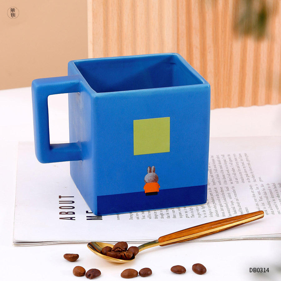 方形陶瓷马克杯 纯色简约创意异形陶瓷杯 正方形卡通手柄克莱因蓝