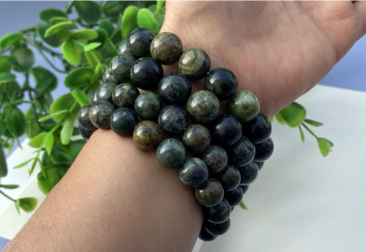 西藏药王石圆珠手链男女款直播货源批发藏玉手串蛇纹石玉单圈礼品