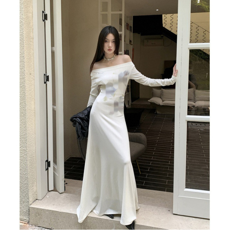 水墨蓝晕染印花加绒弹力一字领针织连衣裙女秋冬好看的裙子-阿里巴巴