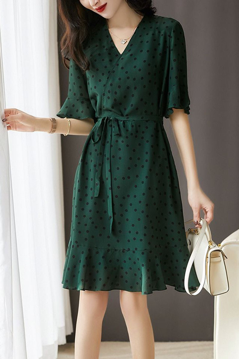 韩国绿色波点连衣裙法式v领收腰时尚气质修身裙子大码半袖鱼尾裙