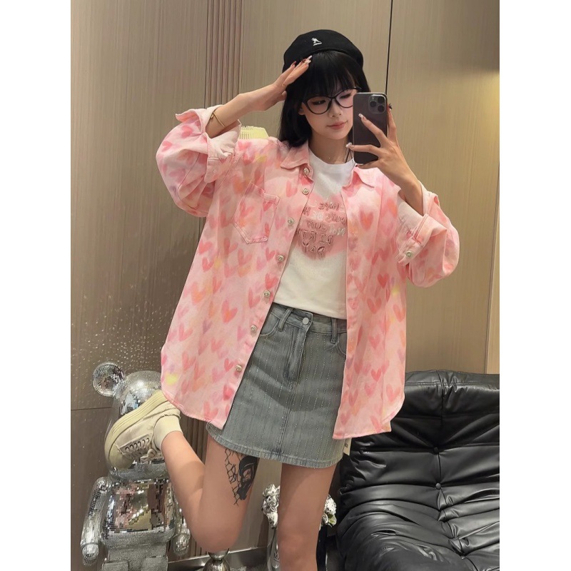 早春新款重工粉色爱心满印牛仔外套女宽松慵懒风甜美超好看上衣