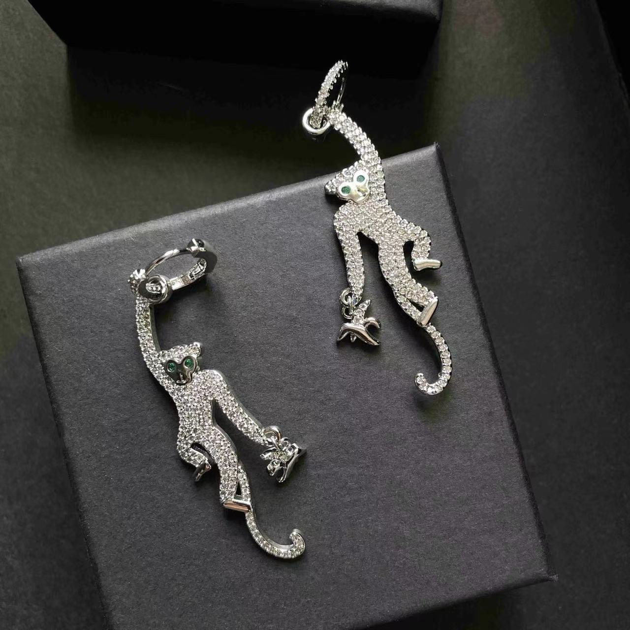 微镶锆石猴子耳环欧美ins风耳饰轻奢耳饰保色真金电镀-阿里巴巴