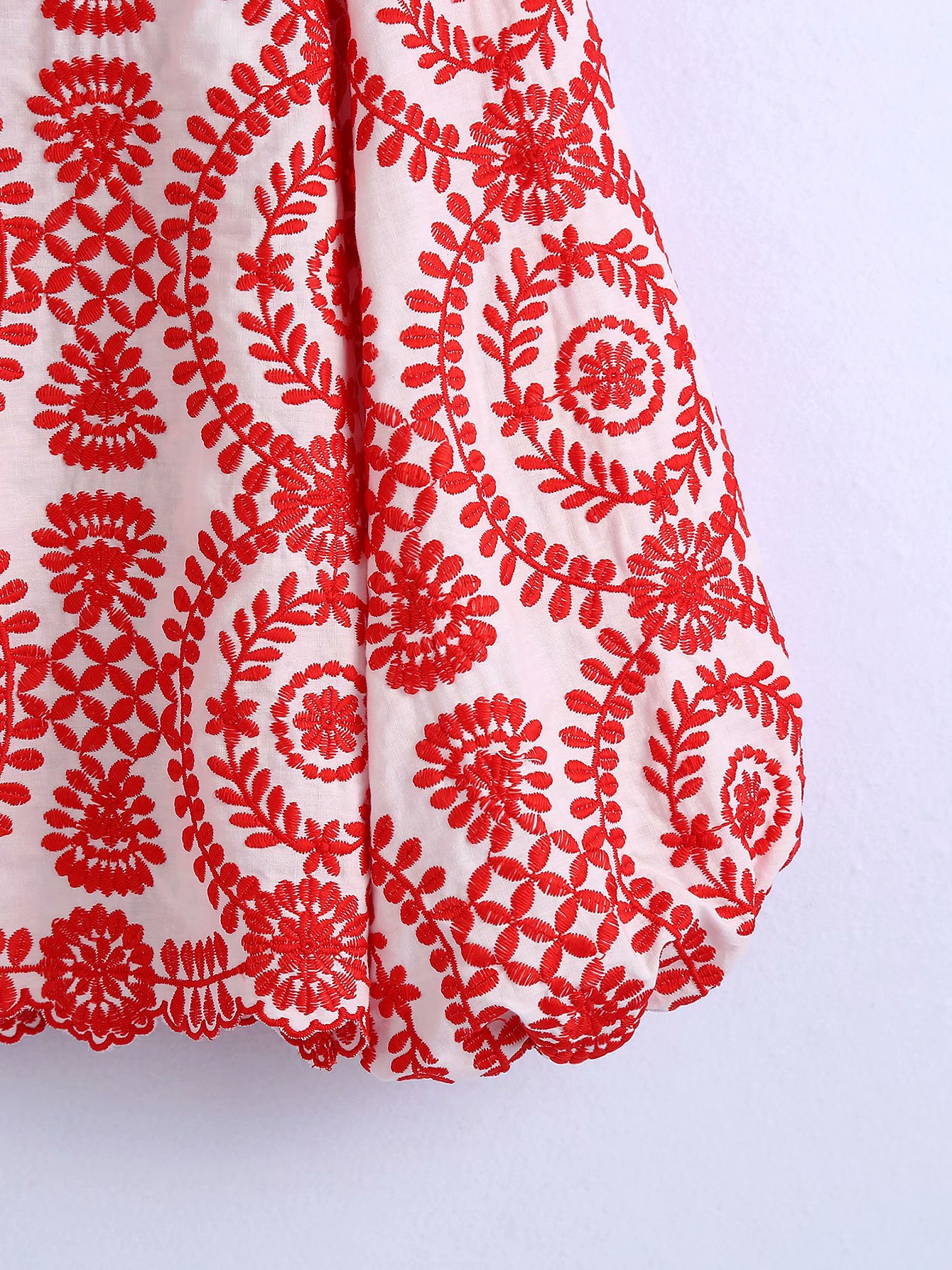 s,l,xs颜色红色上市年份/季节2021年秋季流行元素印花,拼接袖型常规袖