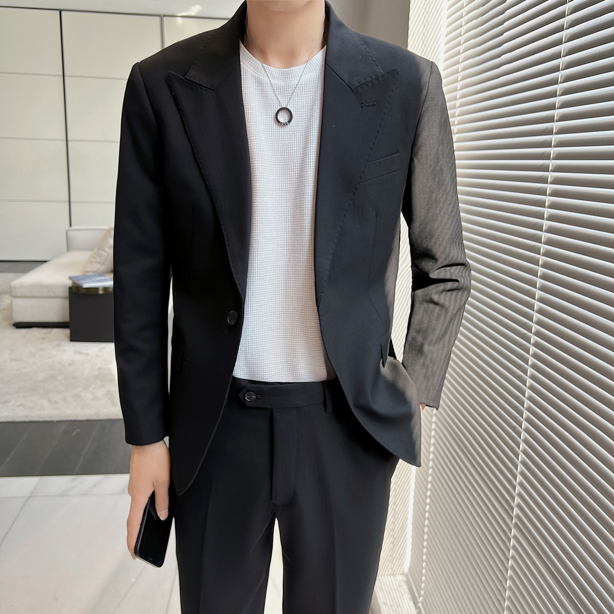 新款男士休闲西装戗驳领挺括顺滑修身西服套装韩版绅士男单西装