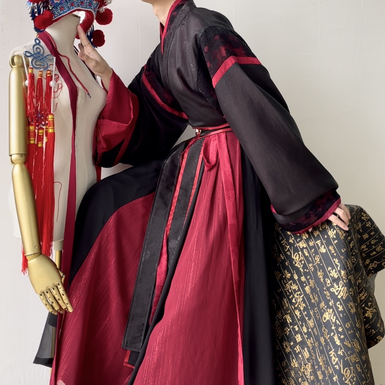 原创【无缘】红黑晋襦女情侣春秋交领汉服男破裙简约