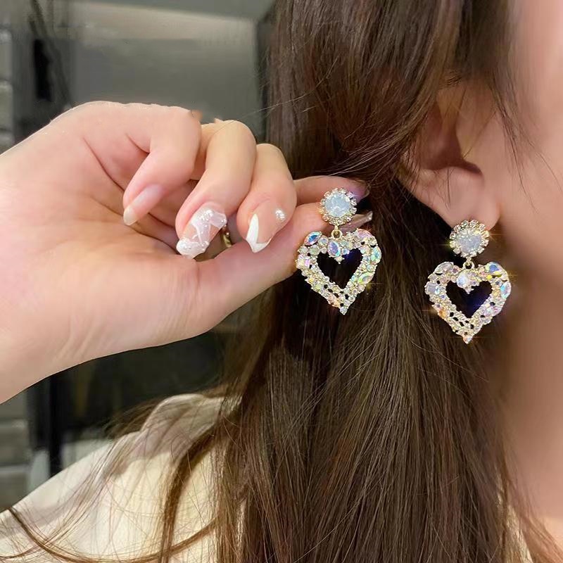 European and American Elegant High Sense Love Heart Earrings Silver Stud Earrings Exaggerated Purple Special-Interest Design Rhinestone Ear Jewelry Wholesale
