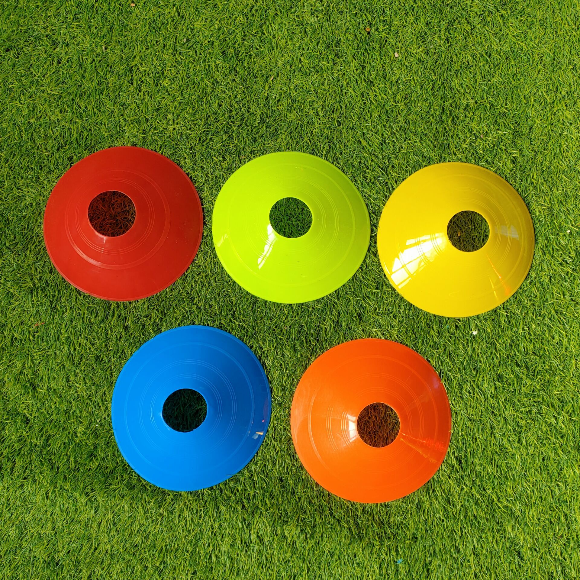 批发足球训练标志碟跨境路锥障碍物标志锥圆口足球训练器材标志盘