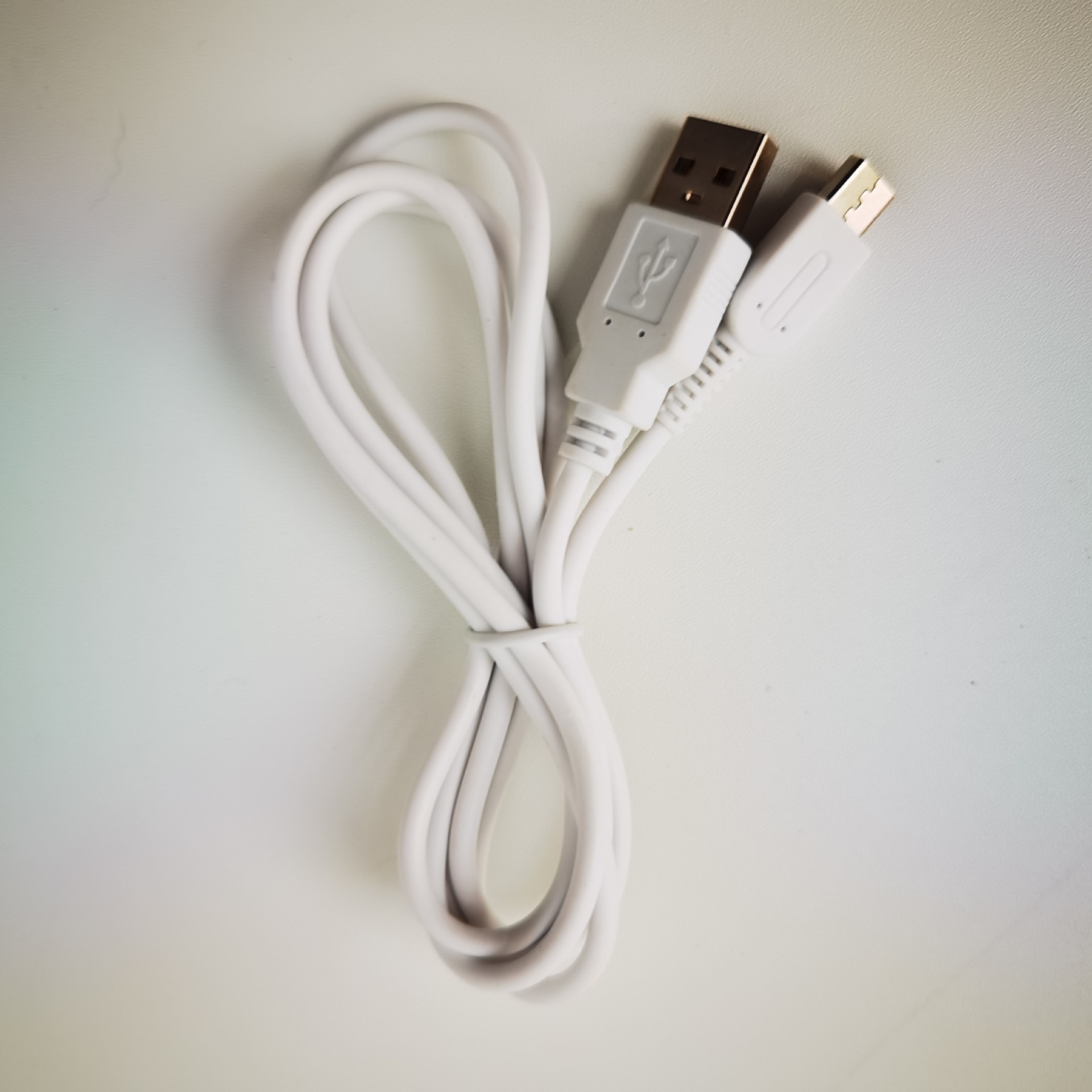 厂家直销任天堂 游戏机wii u充电线 1.2m白色任天堂游戏机充电线