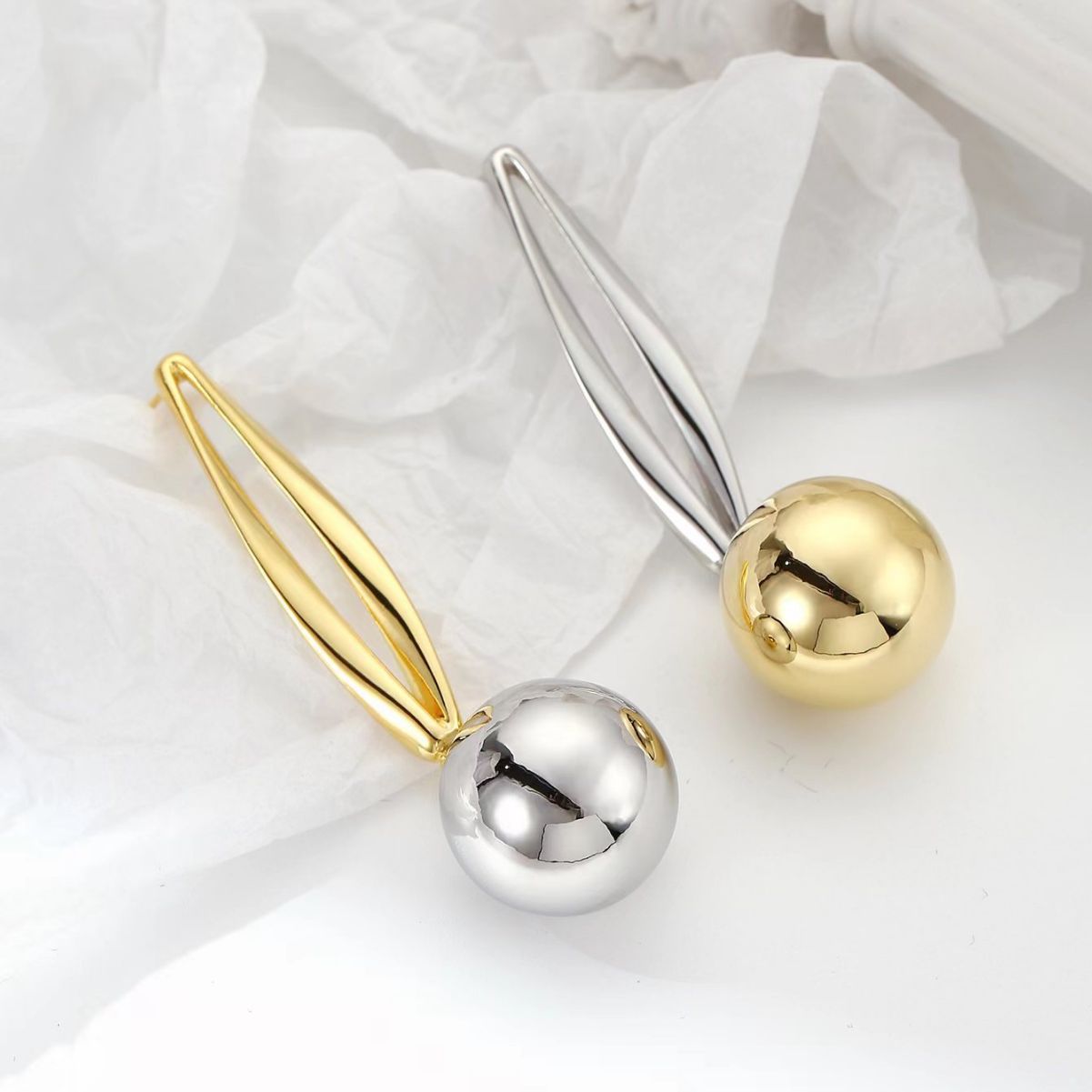 European and American Elegant Large Earrings All-Matching Earrings Simple Ins Affordable Luxury Fashion Earrings Spherical New Fashion All-Matching