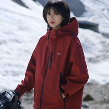 美式复古冲锋衣女春秋户外徒步登山红色宽松连帽外套防水防风耐磨