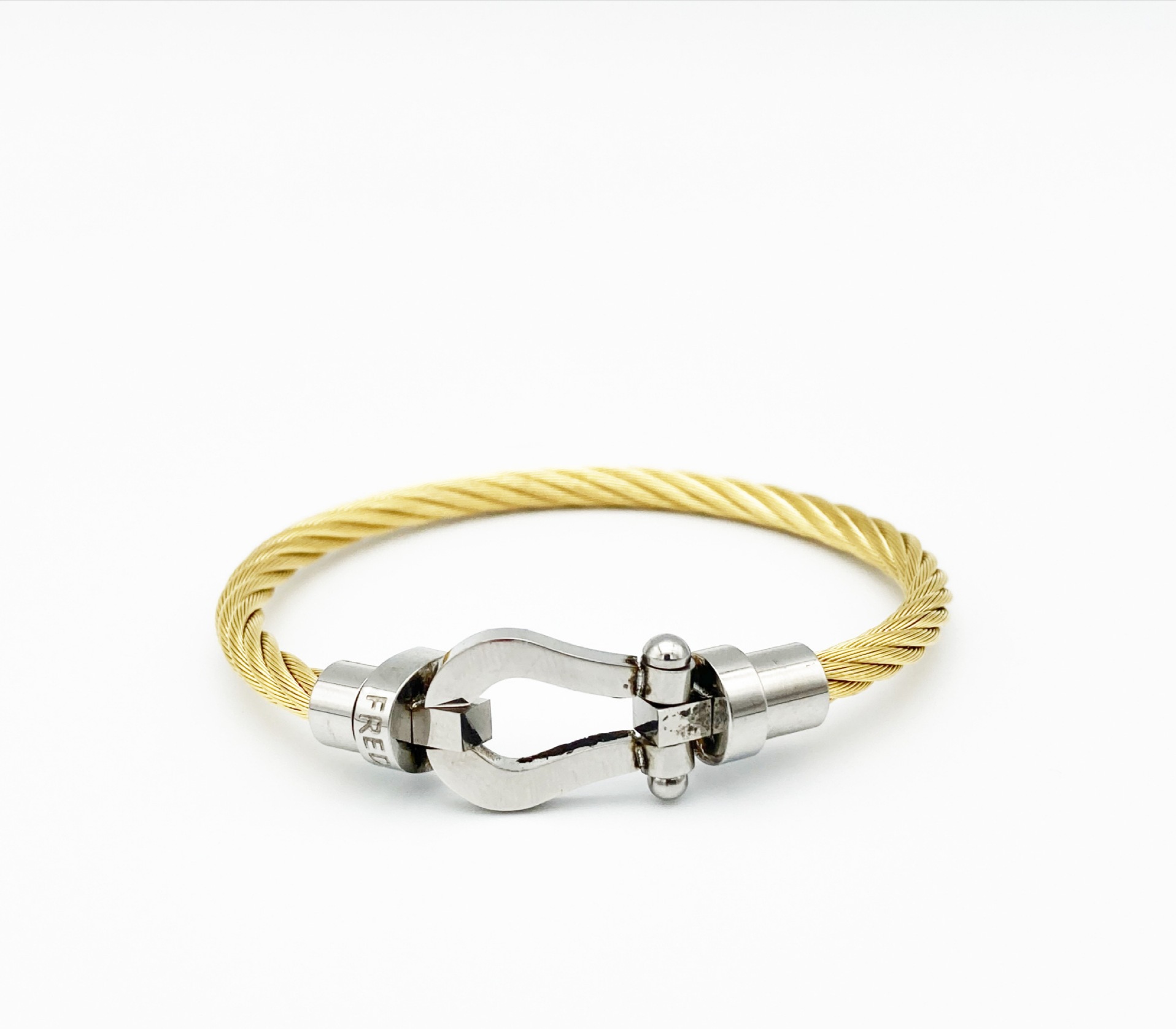 欧美热销爆款马蹄形磁铁扣不锈钢钢丝手镯钛钢玫瑰金手环手镯饰品