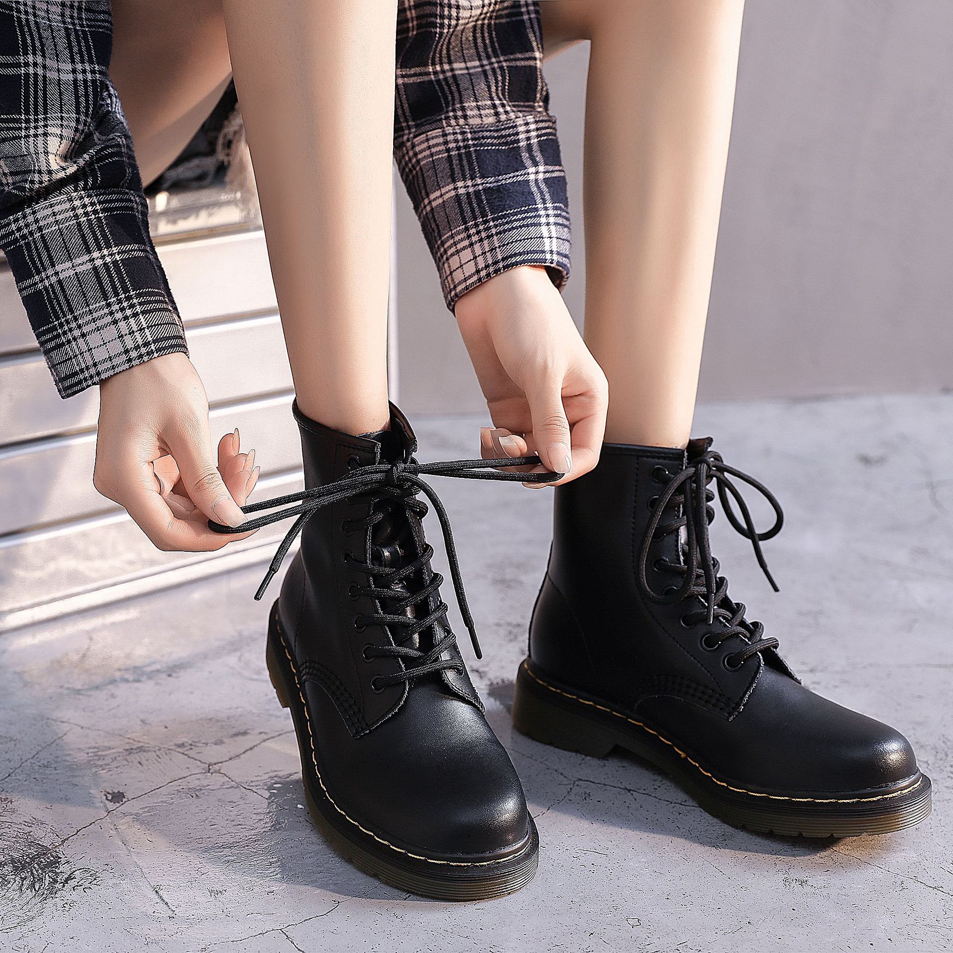 范顺806马丁靴女黑色八孔系带复古英伦风中筒短靴女情侣机车靴女