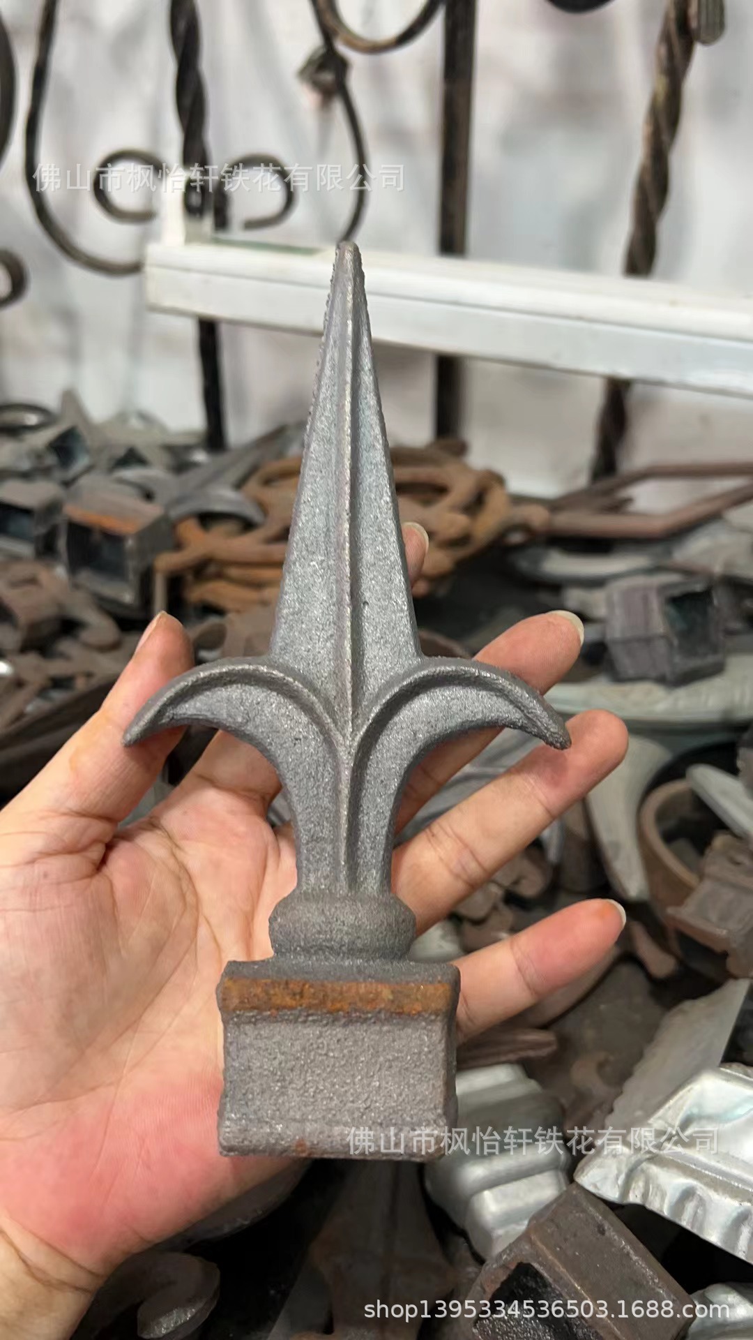 厂家批发铸铁枪头枪尖红樱枪尖 套20方管 枪头围栏铁艺大门专用
