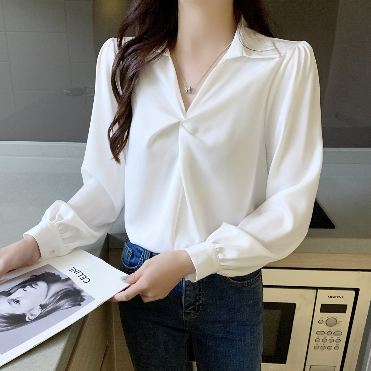 缎面衬衫女初秋装2021年设计感轻熟时尚洋气长袖气质职业女士衬衣