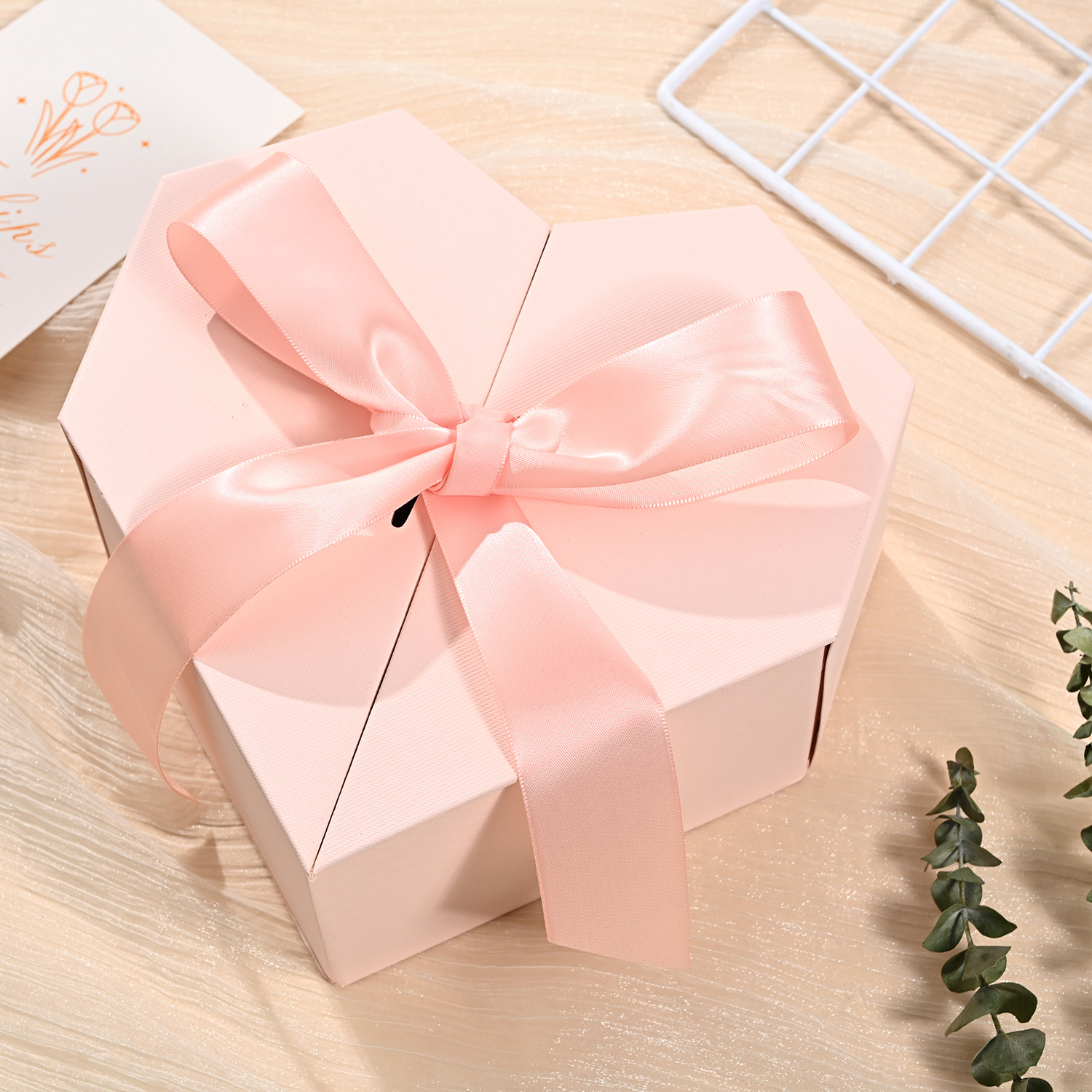 粉色礼品包装盒生日爱心蝴蝶结礼物盒 结婚伴娘伴手礼盒厂家批发