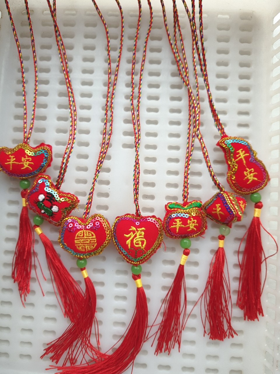 端午节香包五彩绳刺绣平安锁红流苏小香包挂脖批发五月节江湖热卖