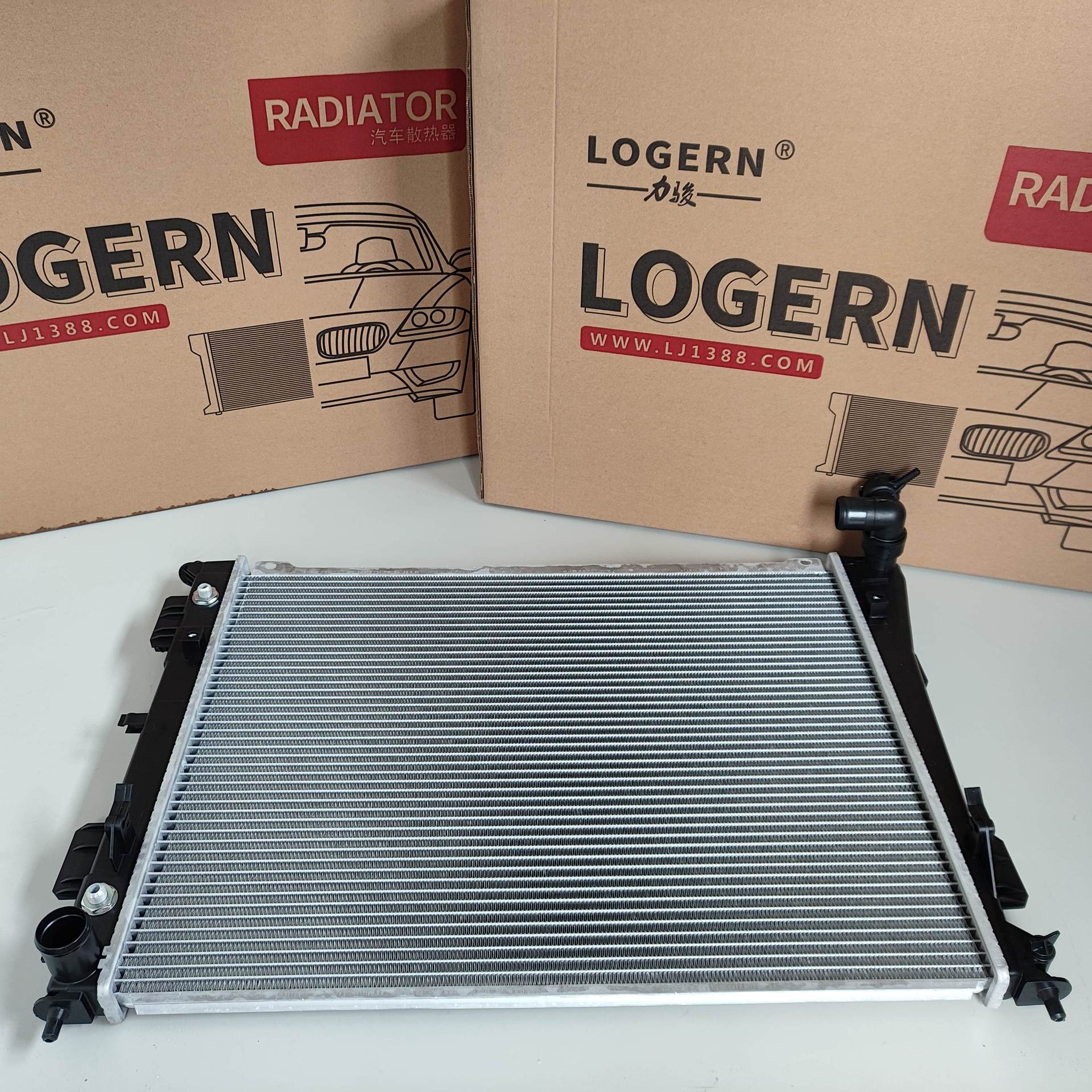 适用于现代汽车散热器水箱 sonata se l4 2.