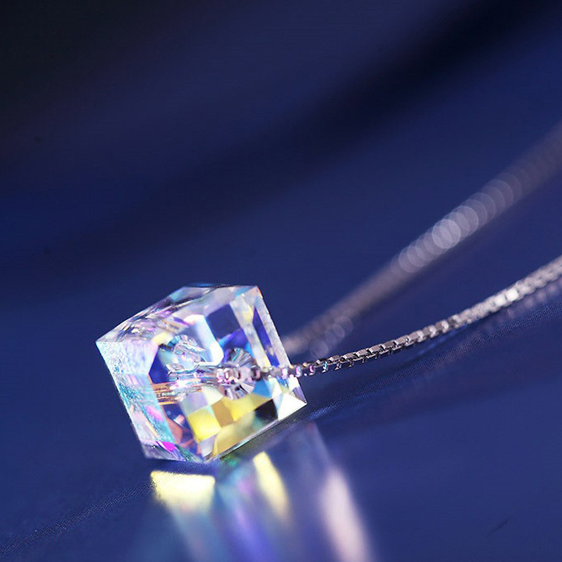 韩版极光几何方形水晶方糖项链配饰吊坠女士短款水立方锁骨链