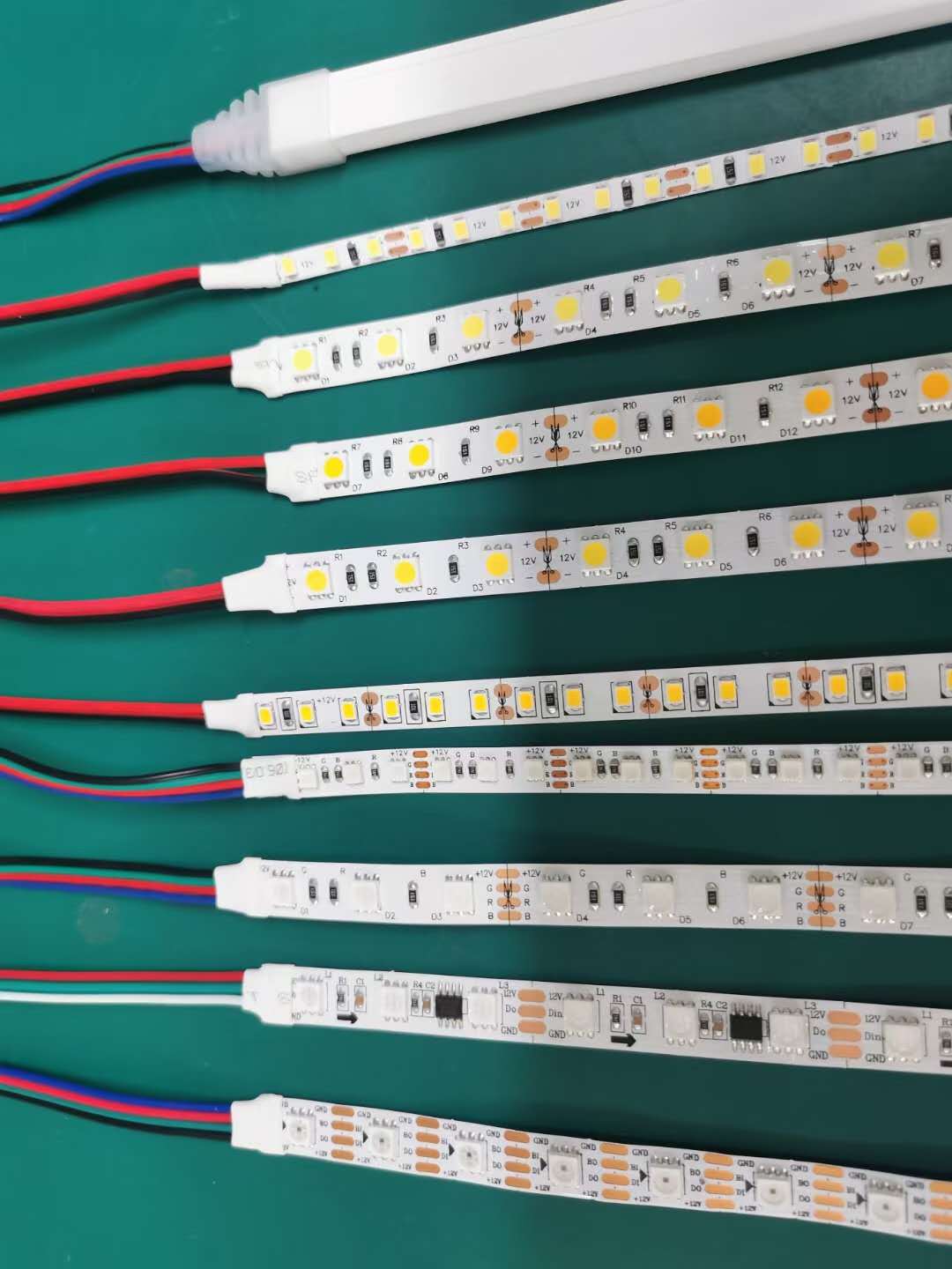 酒吧装饰5v5050rgb全彩ws2812灯带 编程12v内置ic断点续传2813b