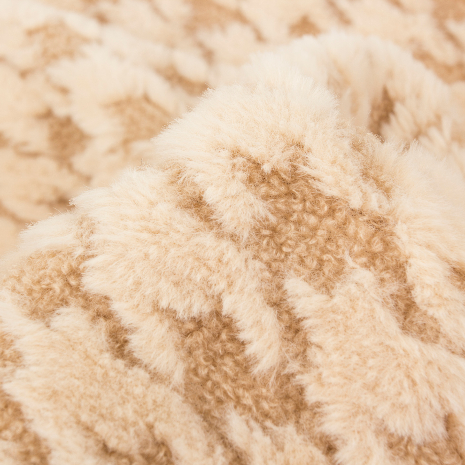 兔毛千鸟格混纺颗粒布料外套挎包帽子家纺毛绒面料现货供应