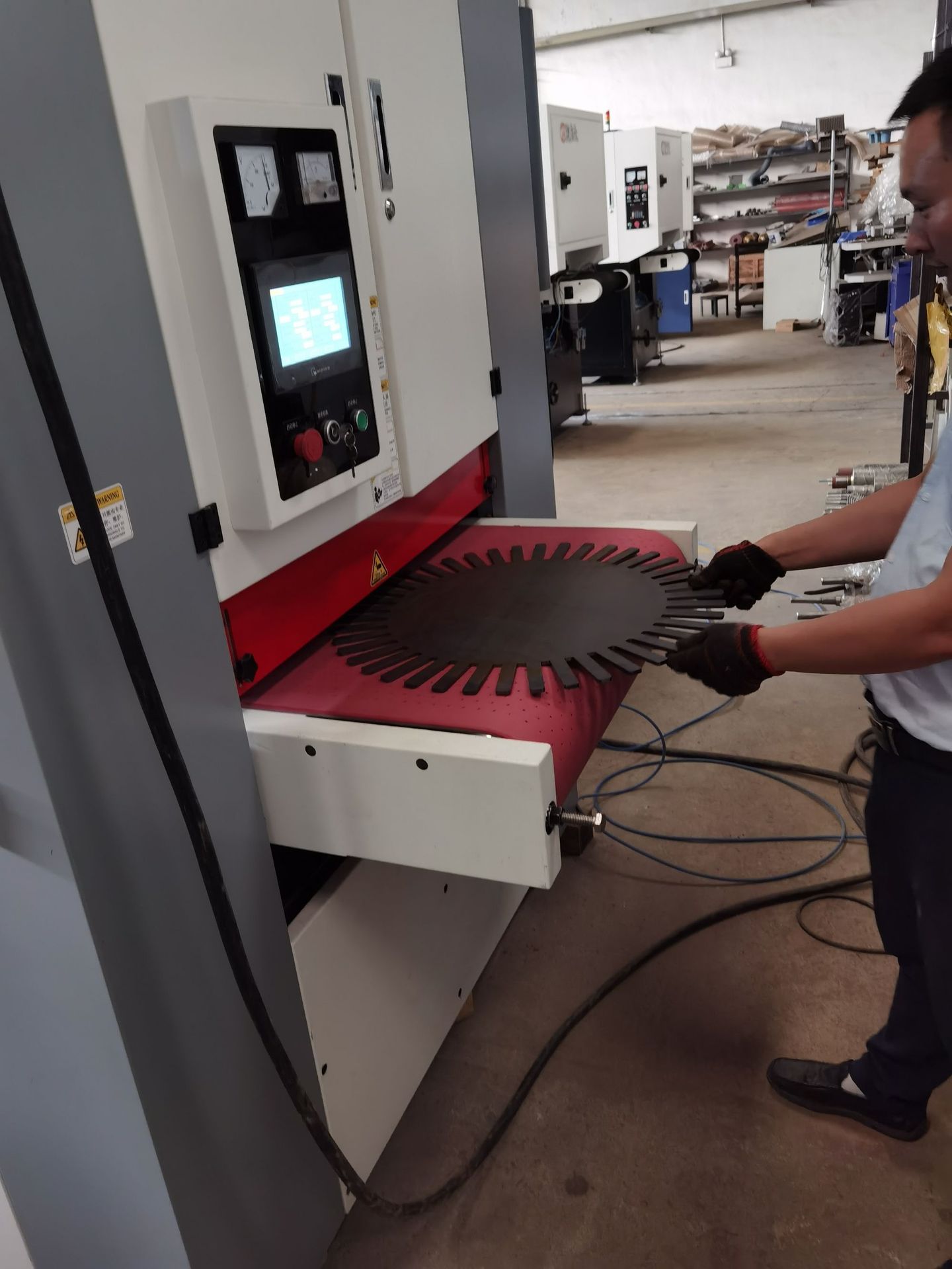 激光切割件去毛刺机