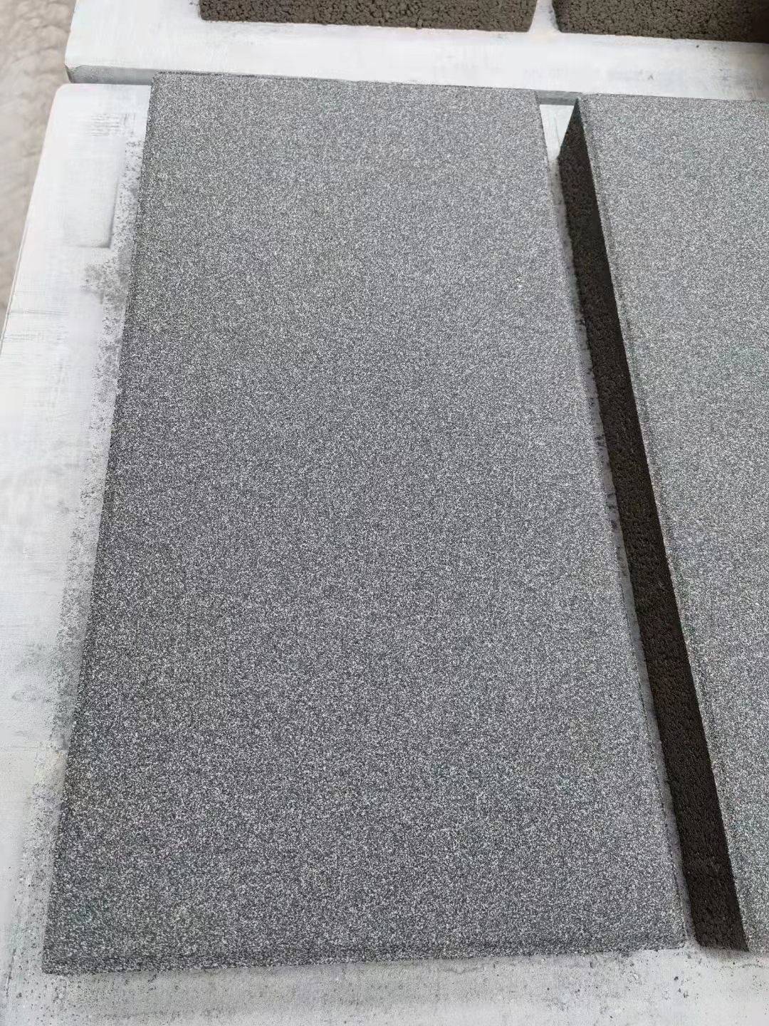 定制pc仿石砖透水砖仿石路沿石湿法仿石砖芝麻灰黄金麻可来图定制