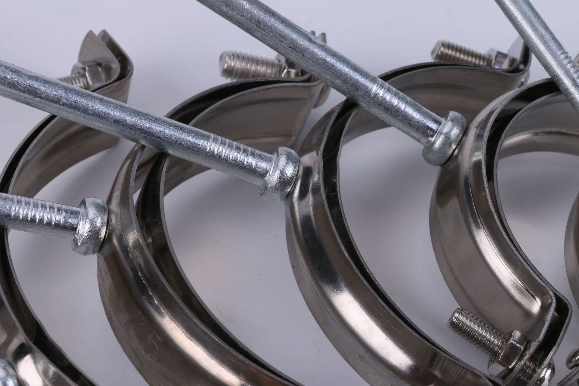 固定抱箍管夹落水夹不锈钢管卡 厂家供应排水管卡箍管扣20-160