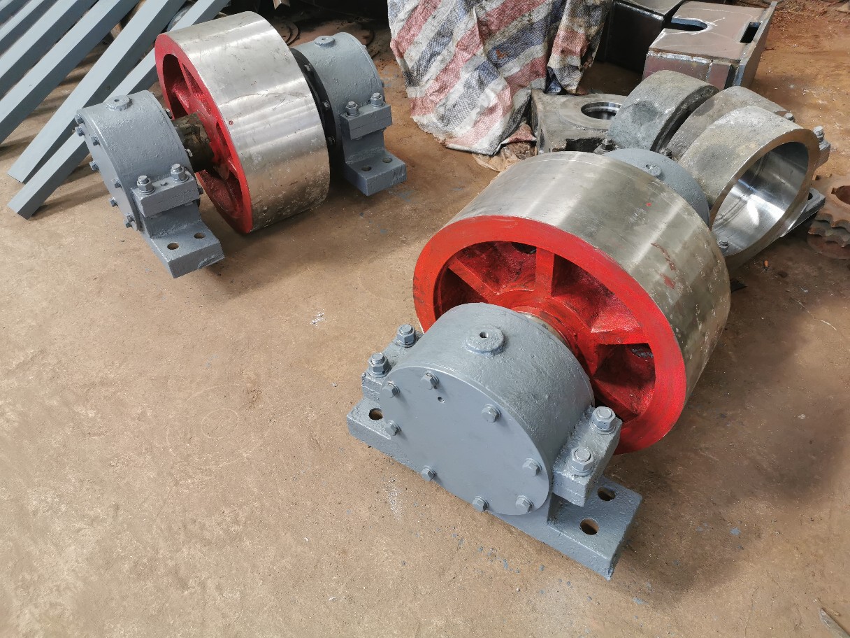 苏州回转窑拖轮,烘干机配件,托轮含有轴承座,轴厂家