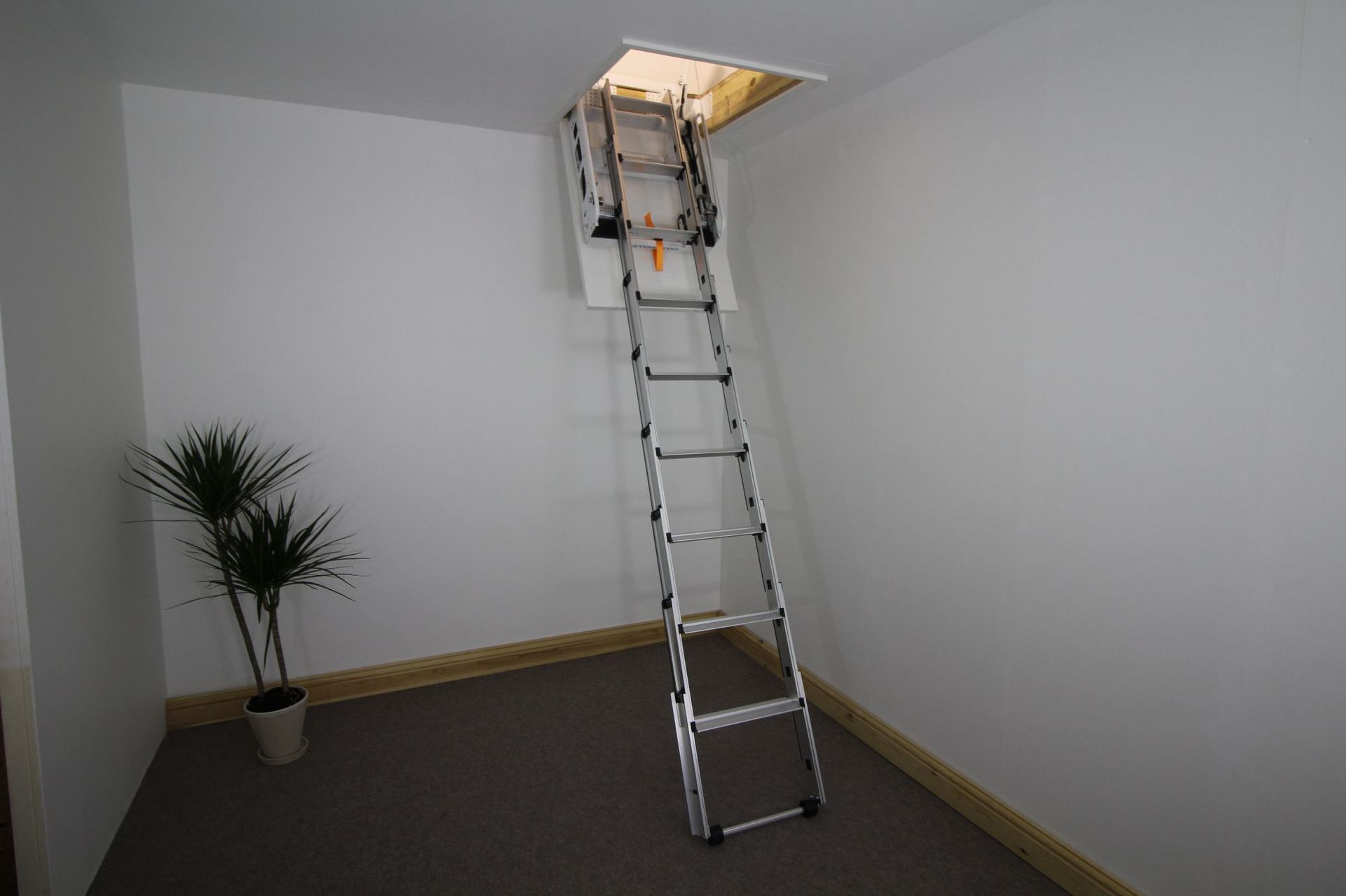 英国品牌电动阁楼伸缩梯别墅复式隐形楼升降梯伸缩梯阁楼梯-阿里巴巴