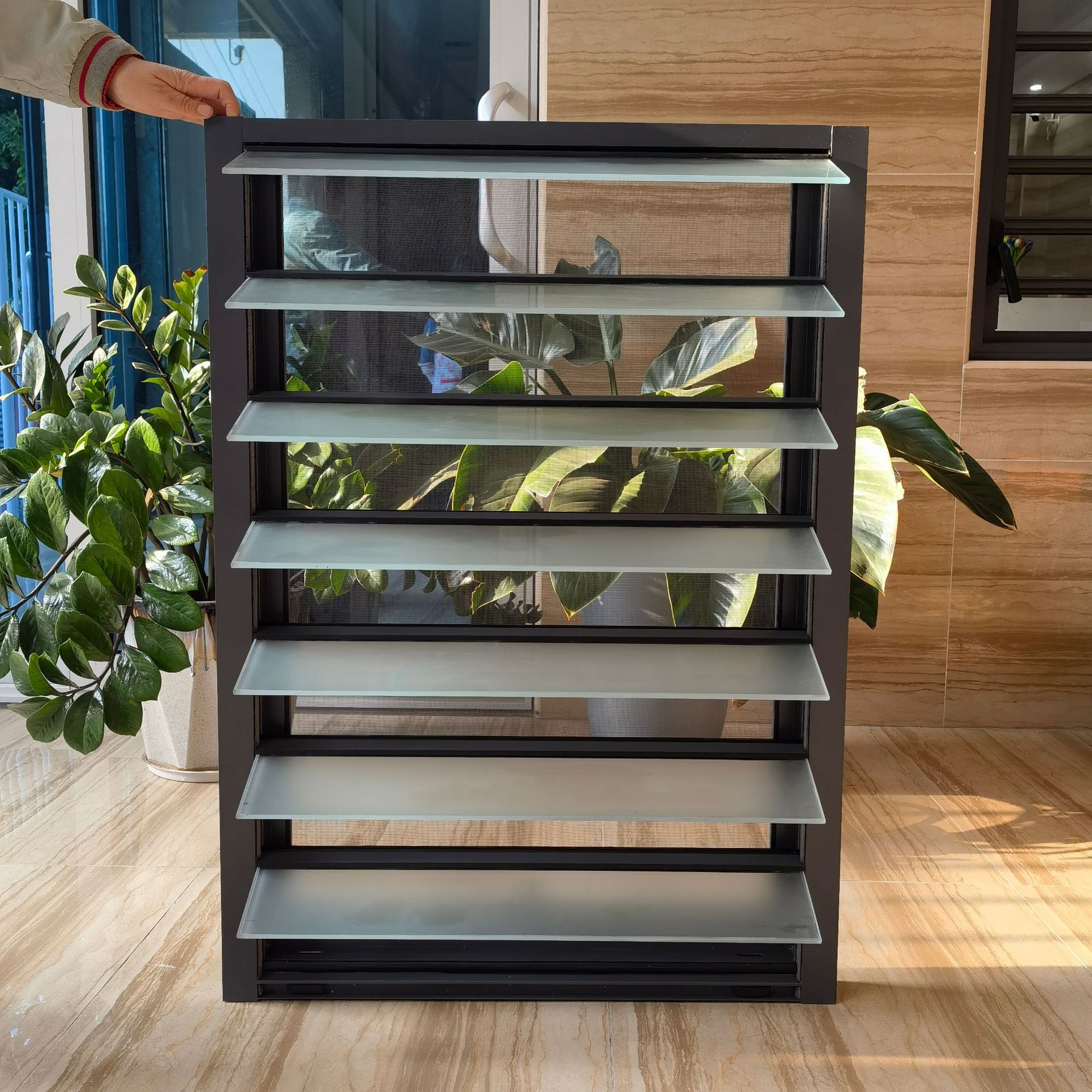 时尚美观手动欧美铝合金玻璃百叶窗,抗风抗水防蚊通风,密封性好