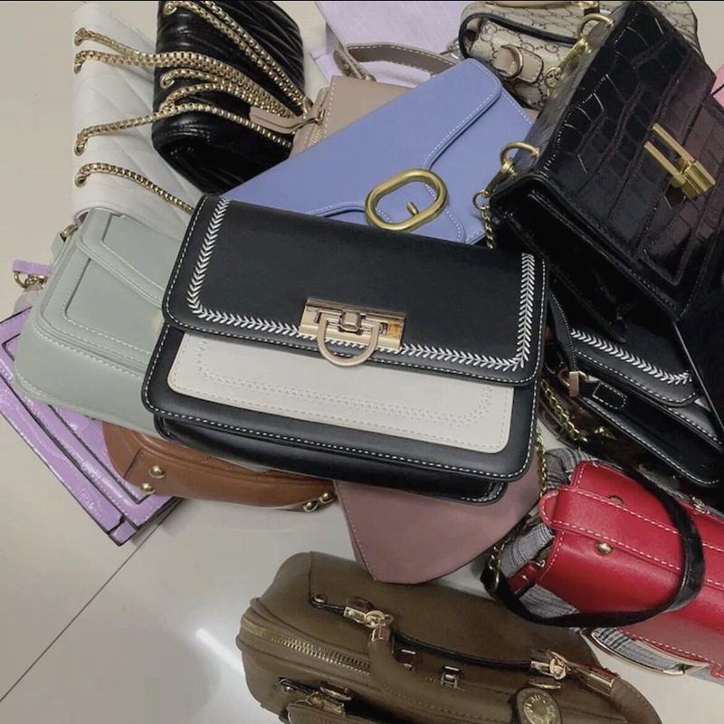 广州外贸尾货包包杂款直播地摊货源女包时尚库存包清仓特价批发