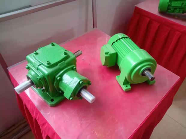 好用供应直角减速机农业机械齿轮箱t7-5:1-1-1-r-o转向箱