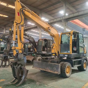 m06 )发动机功率( kw )最大挖掘深度( mm )回转速度( rpm )