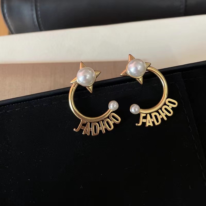 迪家/d家新款字母镶钻珍珠复古耳饰cd耳钉时尚气质轻奢饰品批发