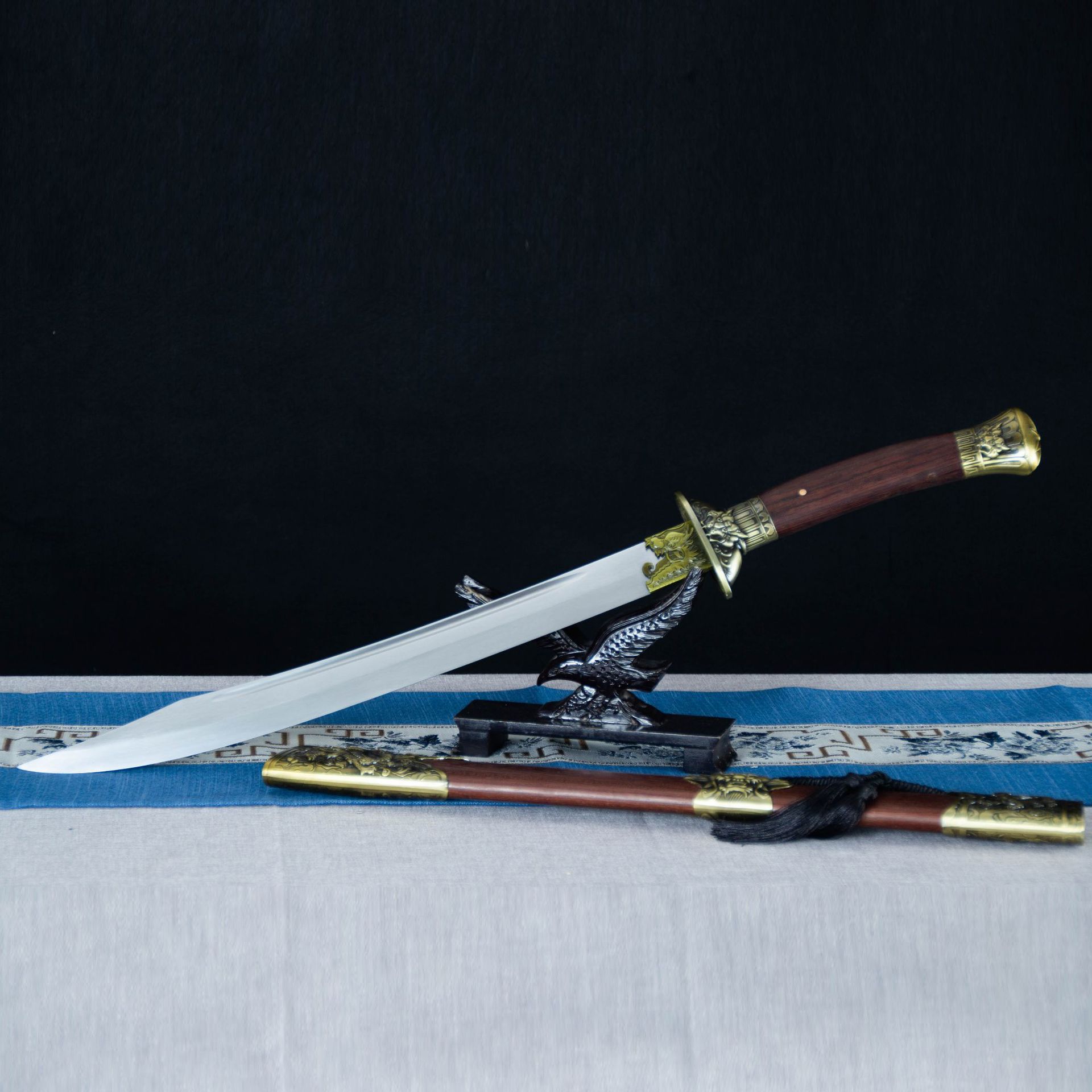 龙泉市刀剑手工锻打高锰钢龙虎牛尾刀宝剑清腰刀唐横刀收藏未开刃