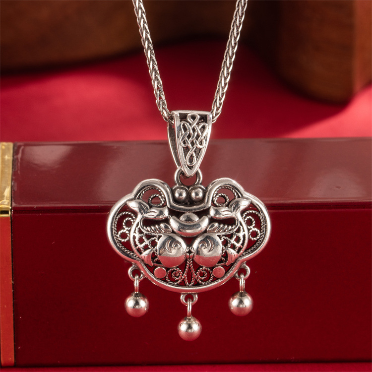 聪明伶俐999足银平安锁项链 国潮锦鲤锁银吊坠单坠纯银儿童长命锁