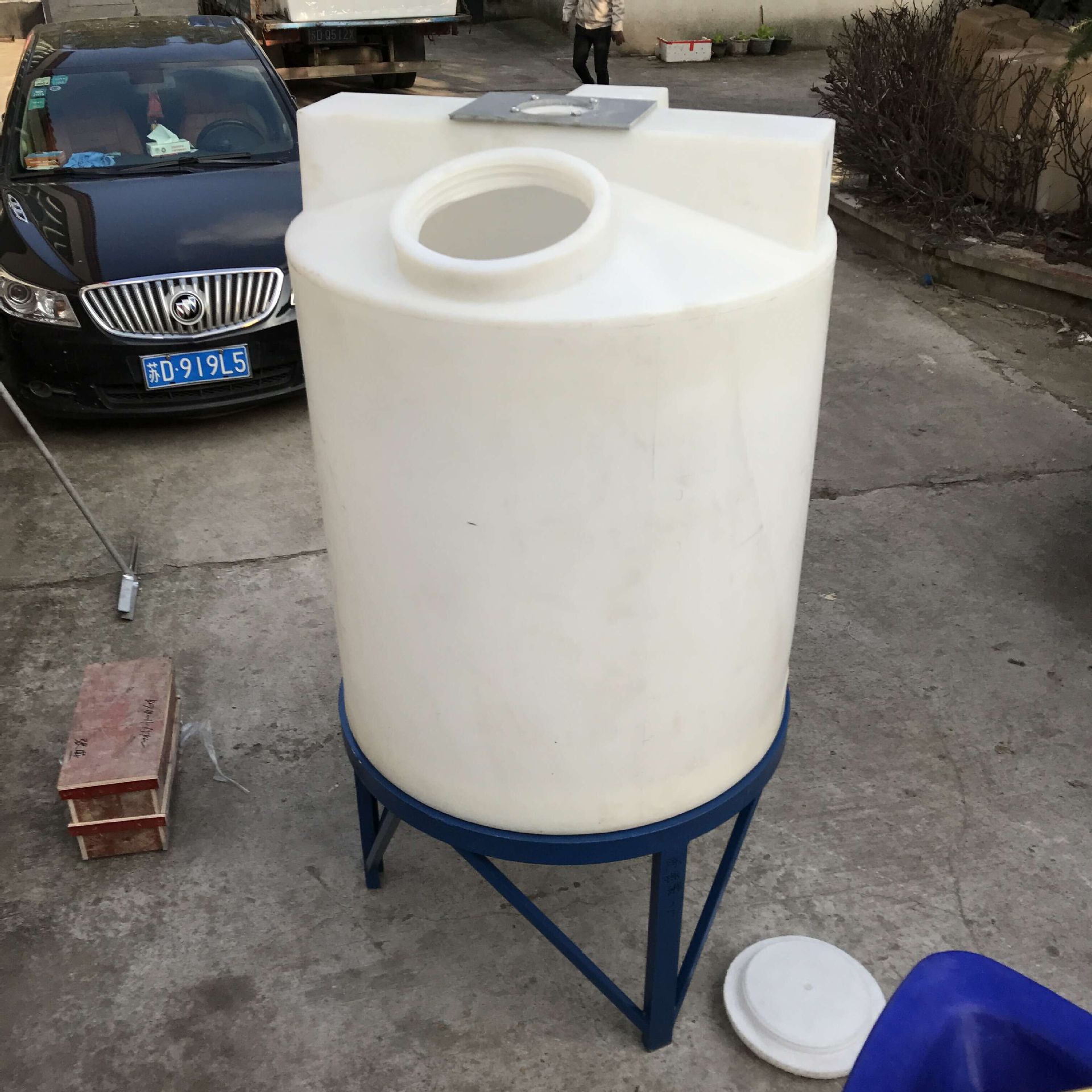 上海300l锥底塑料加药箱 絮凝剂搅拌桶 药剂自动加药装置