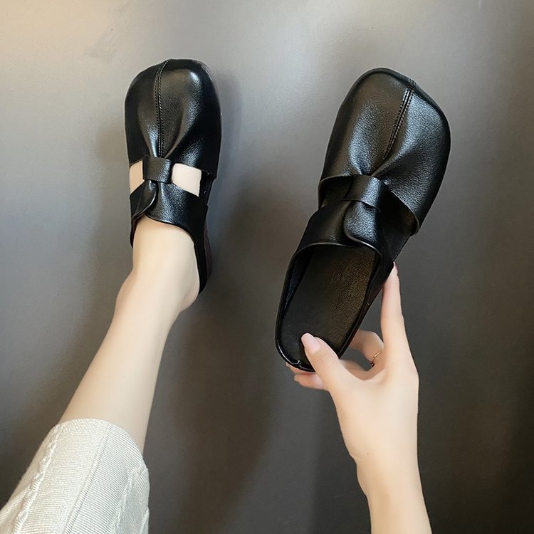 Foreign Trade Large Size 2023 Cross-Border Slippers Women's Outer Wear Soft Bottom Closed Toe Half Slippers European and American Hollow Pleated Sandals Wholesale
