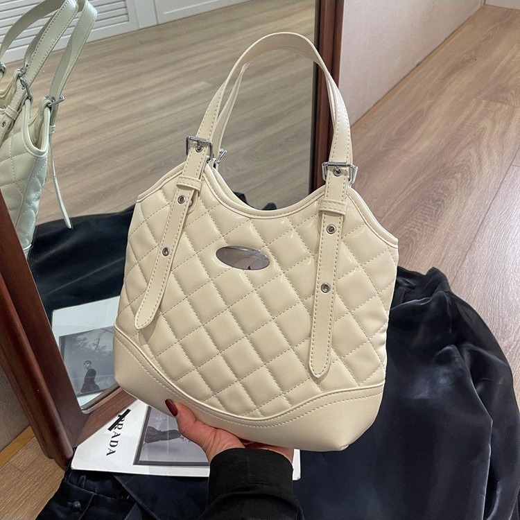 潮包包女小众通勤包腋下时尚2024新款菱格式韩国托特包大容量百搭