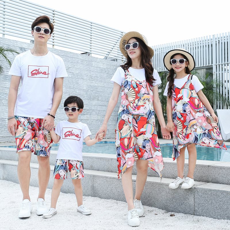 海边度假亲子装2024新款母女母子夏装一家三口四口大码胖mm沙滩裙